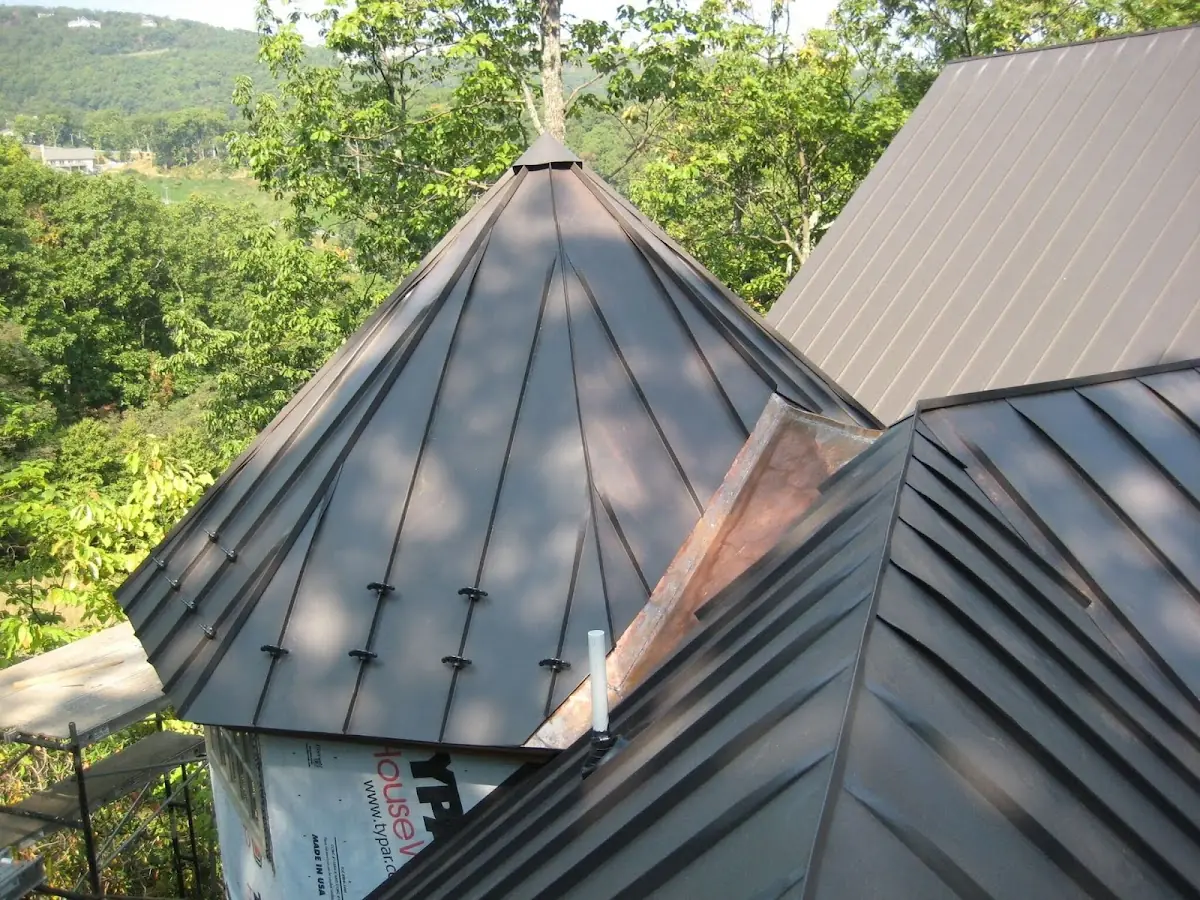 Professional Roof Tarp Installation by Craftsman Roofing in Ludlow Falls
